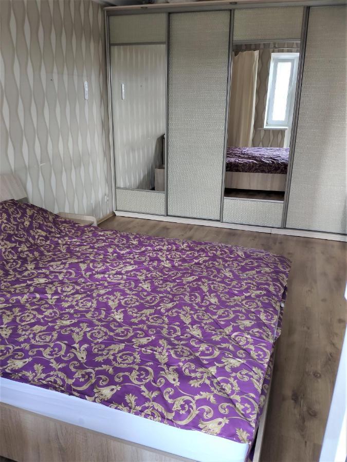 Cozy One Bedroom Apartment Kiev Eksteriør bilde